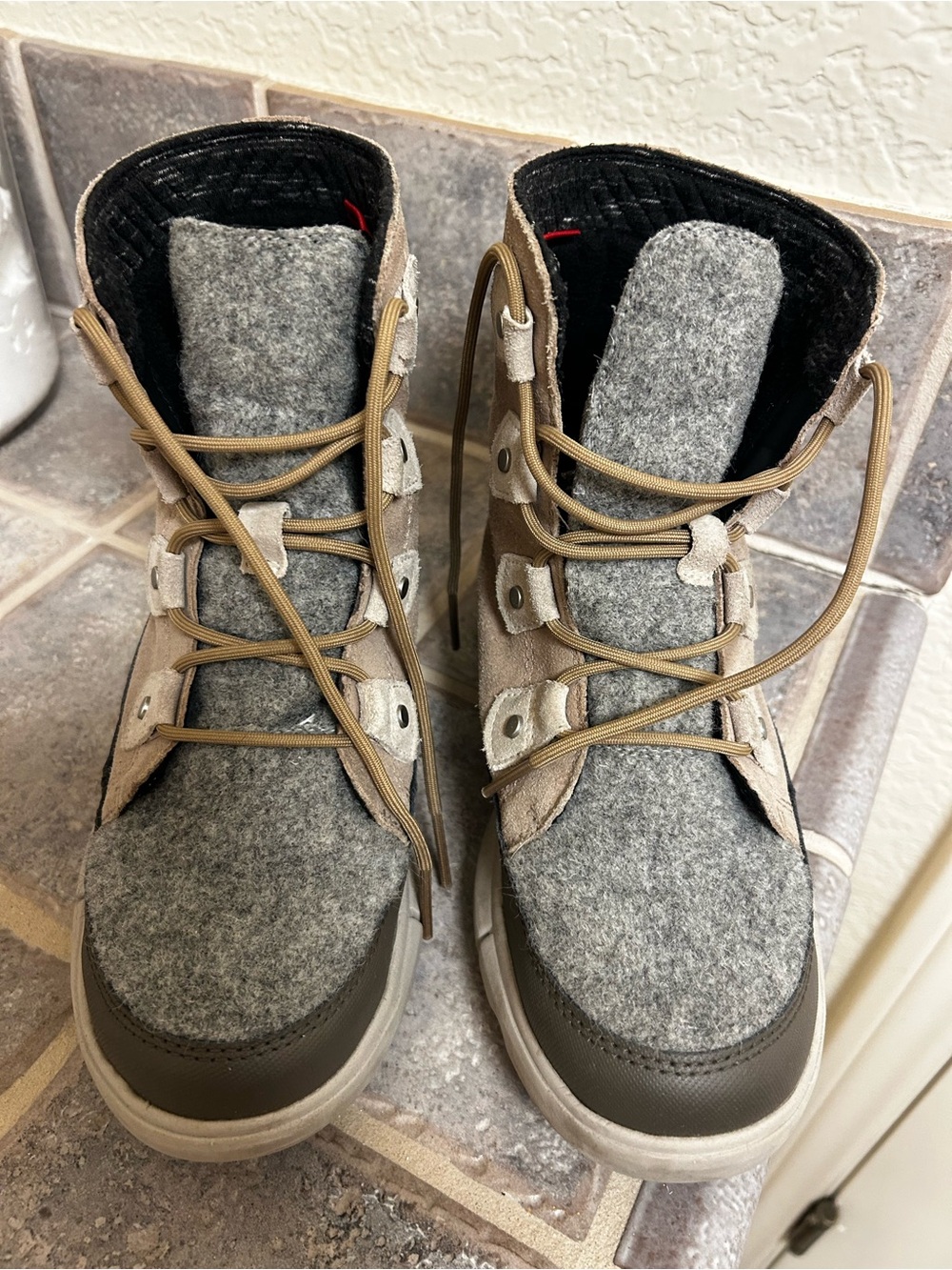 Sorel Gray Felt and Tan Lace-Up Winter Boots